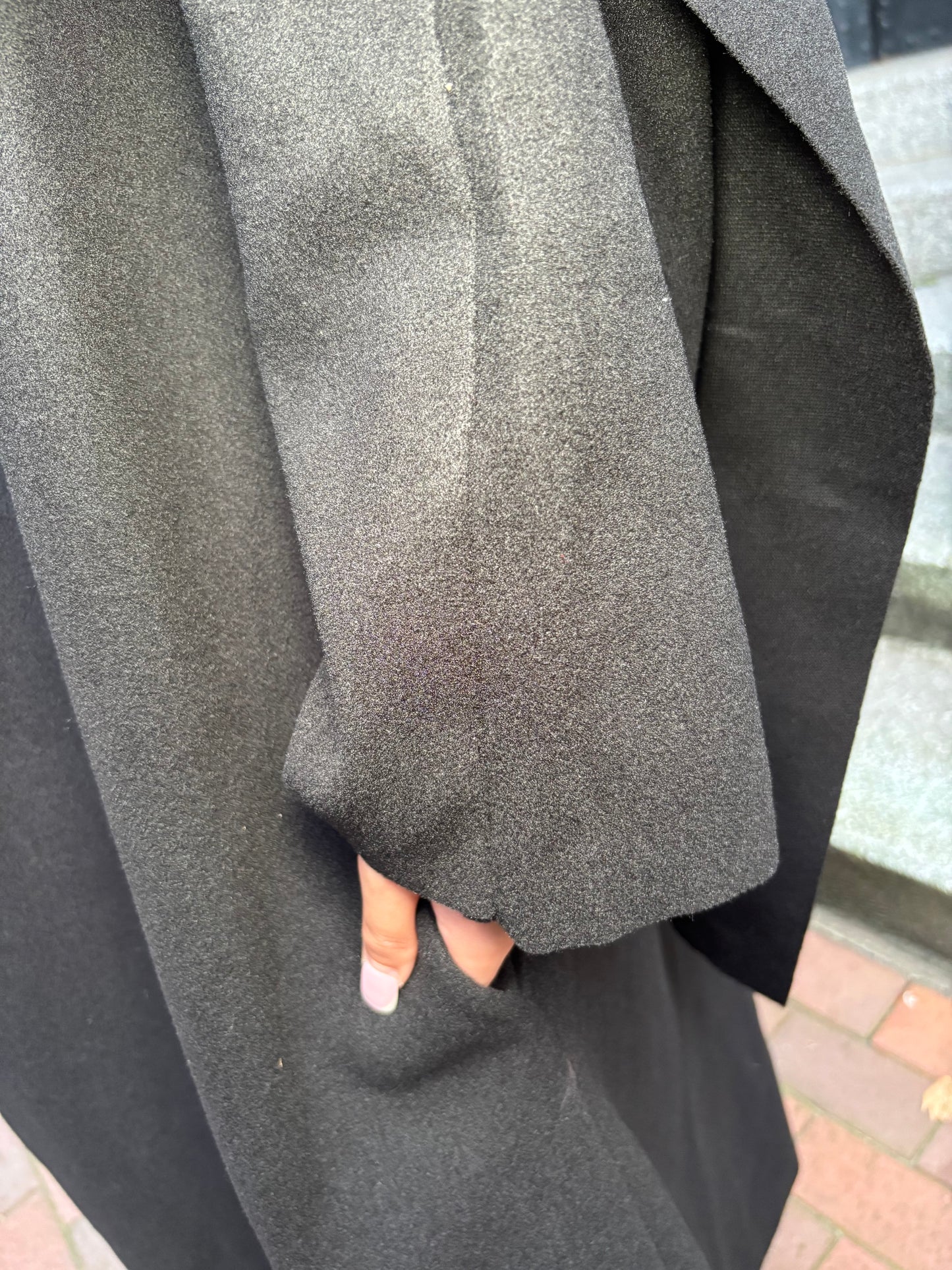 Langer Mantel mit Schal Schwarz