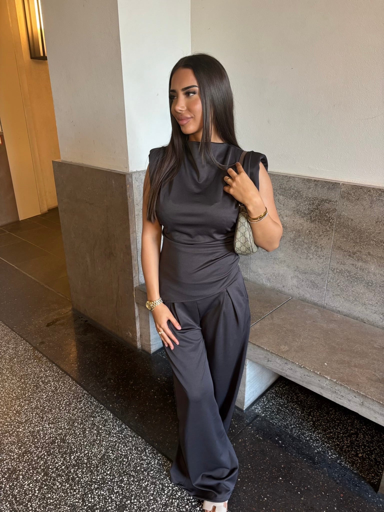 Asymmetrischer Zweiteiler Schiefergrau