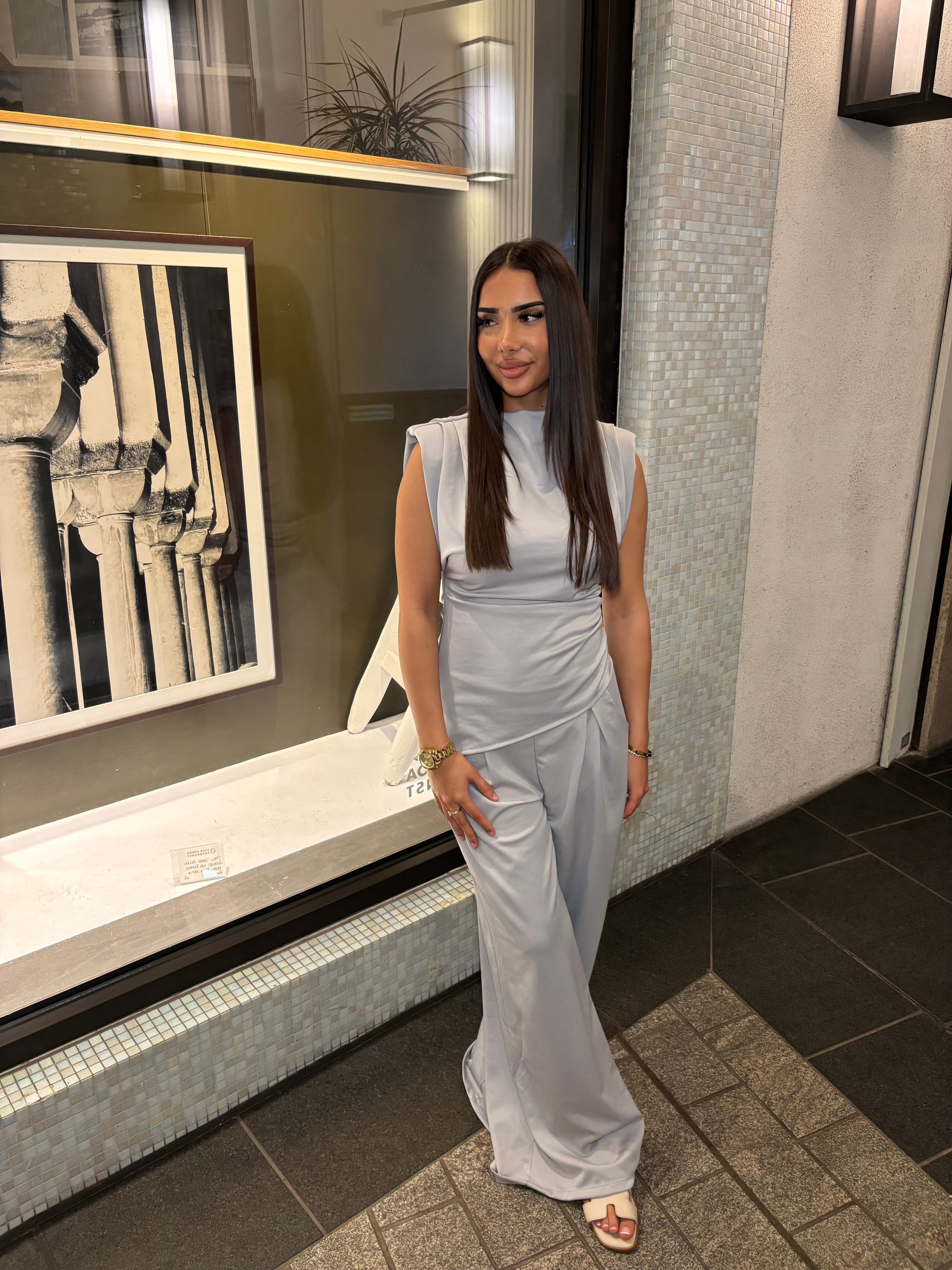 Asymmetrischer Zweiteiler Grau